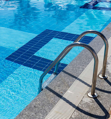 SF215 Schwimmbeckenleiter aus Edelstahl