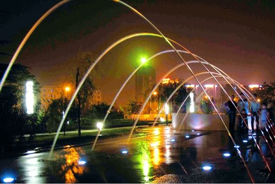 Buntes blätteriges 1m Wasser-Tanzen-springende Brunnen-Jets