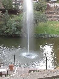 Edelstahl-Wasser-Brunnen, der Foutnain-Satz schwimmt
